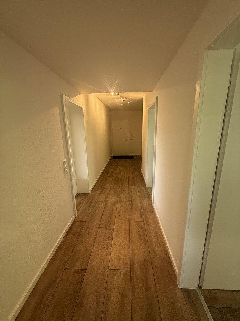 Pronájem bytu 3+1 96 m², Virchowstrasse 17, Siegen, Severní Porýní-Vestfálsko Pronájem bytu 3+1 96 m², Virchowstrasse 17, Siegen, Severní Porýní-Vestfálsko