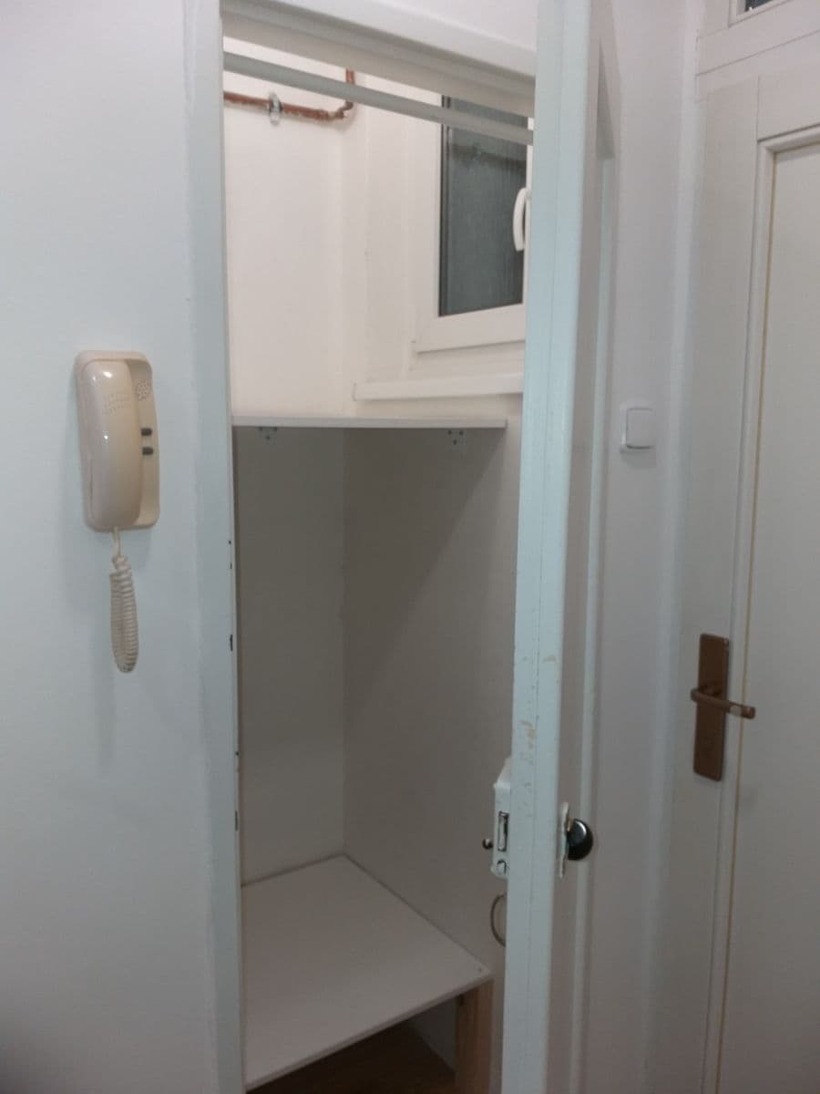 Pronájem bytu 2+kk 42 m², Osadní, Praha, Praha Pronájem bytu 2+kk 42 m², Osadní, Praha, Praha