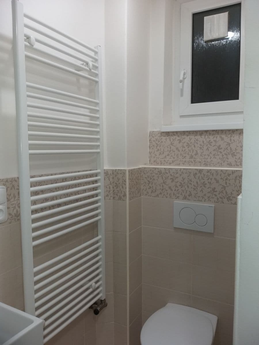 Pronájem bytu 2+kk 42 m², Osadní, Praha, Praha Pronájem bytu 2+kk 42 m², Osadní, Praha, Praha