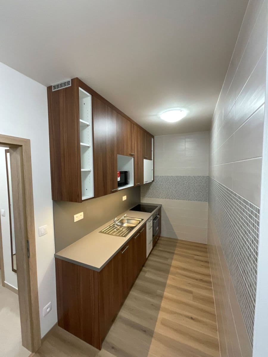 Pronájem bytu 1+kk 40 m², Žitavská, Jihlava, Kraj Vysočina Pronájem bytu 1+kk 40 m², Žitavská, Jihlava, Kraj Vysočina