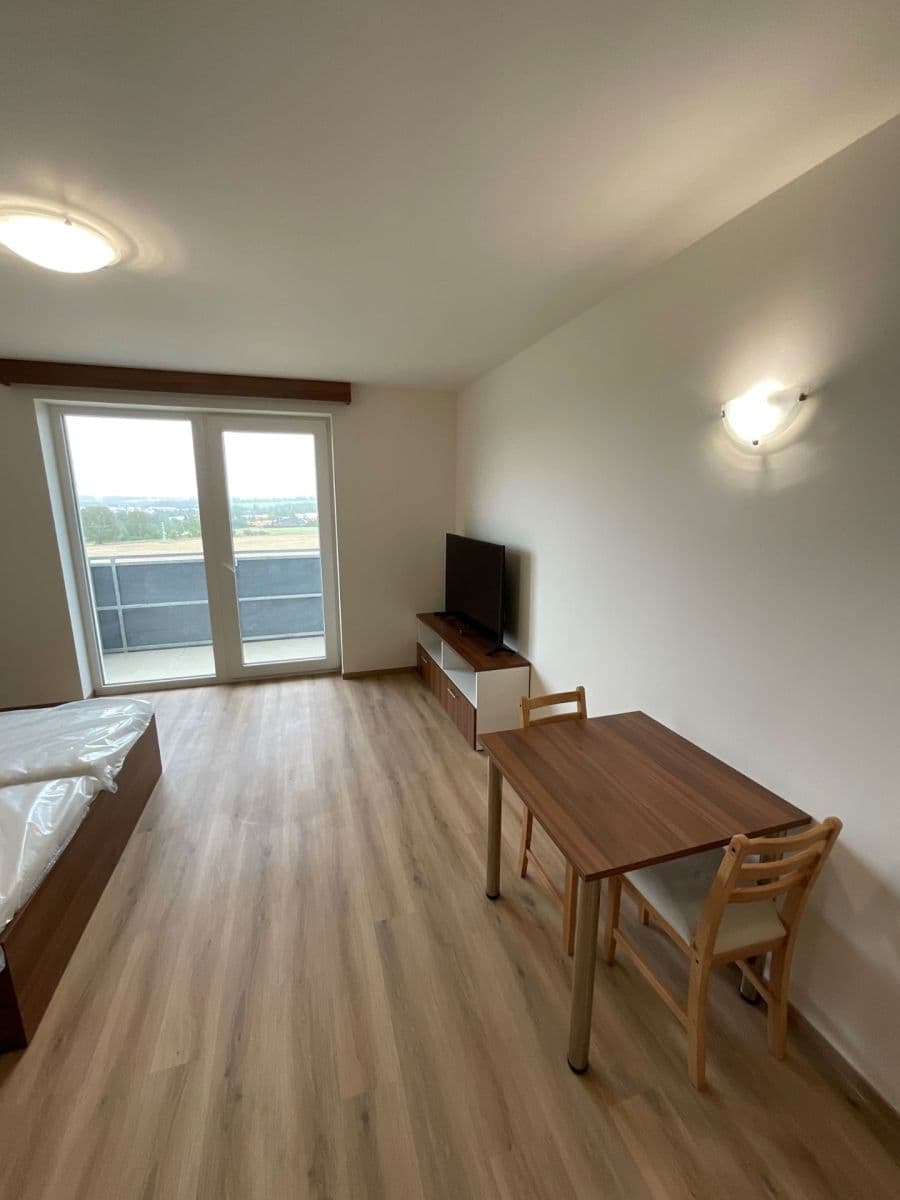 Pronájem bytu 1+kk 40 m², Žitavská, Jihlava, Kraj Vysočina Pronájem bytu 1+kk 40 m², Žitavská, Jihlava, Kraj Vysočina