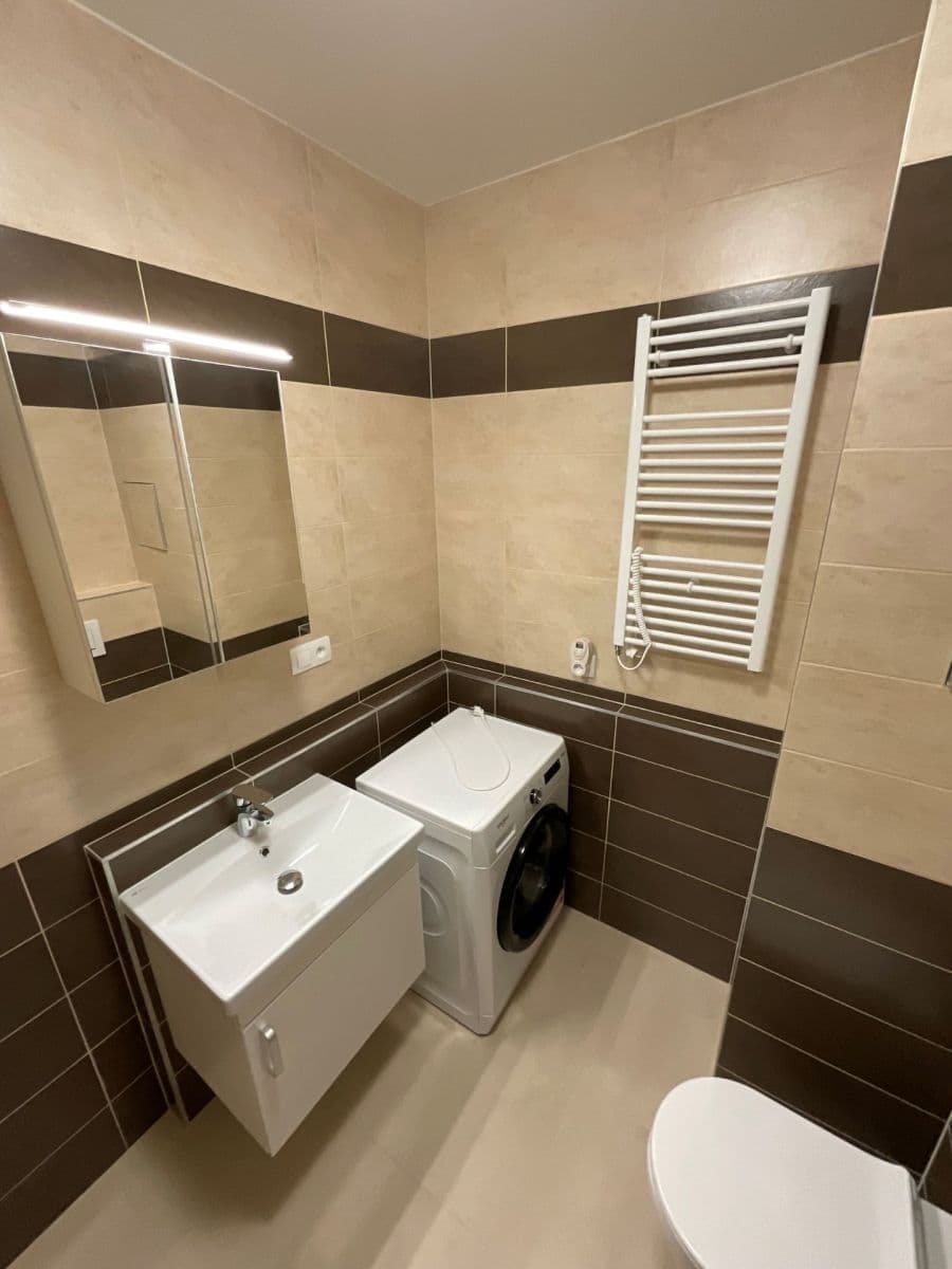 Pronájem bytu 1+kk 40 m², Žitavská, Jihlava, Kraj Vysočina Pronájem bytu 1+kk 40 m², Žitavská, Jihlava, Kraj Vysočina