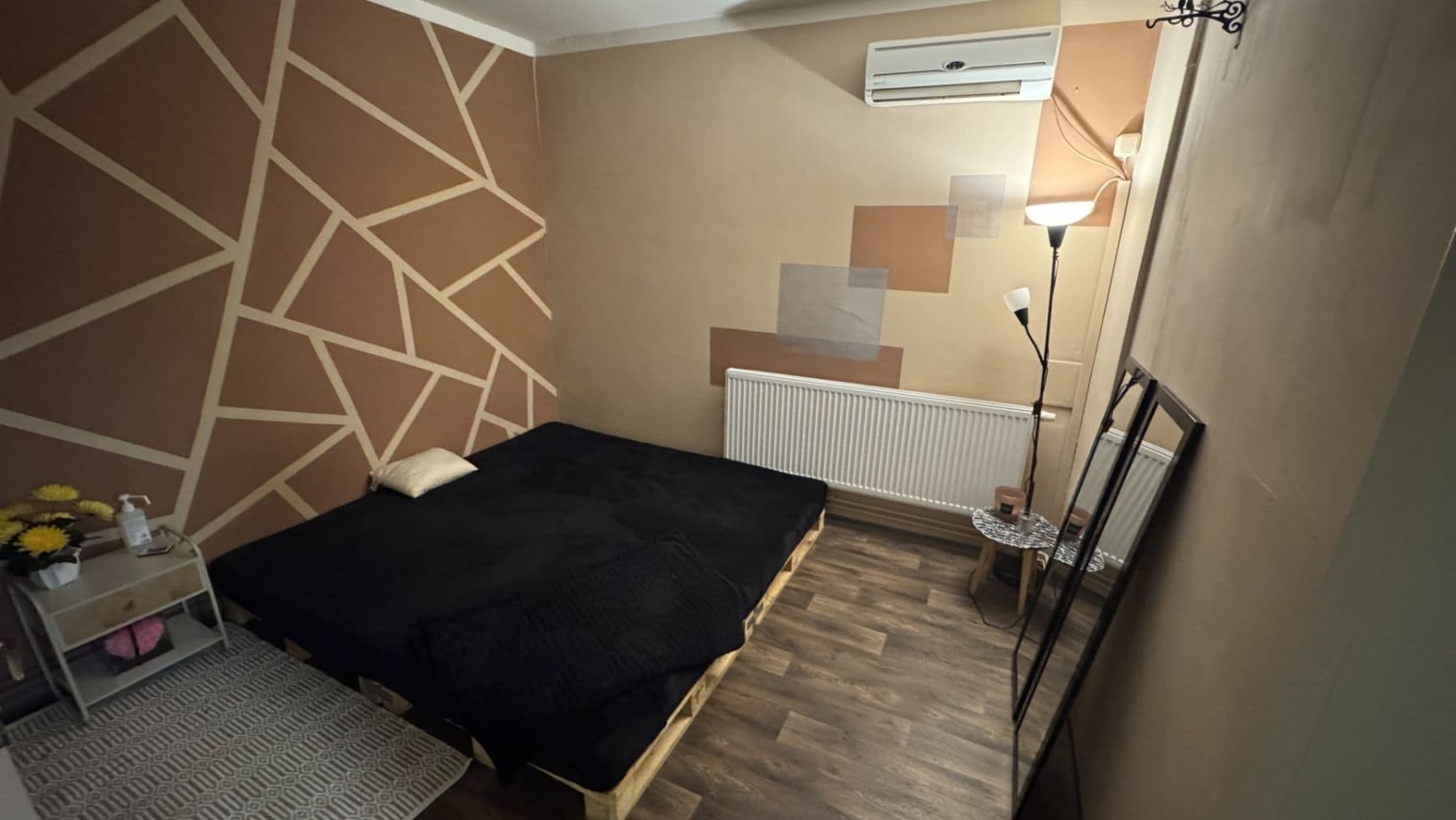 Prodej nebytového prostoru 200 m², Velehradská, Praha, Praha Prodej nebytového prostoru 200 m², Velehradská, Praha, Praha