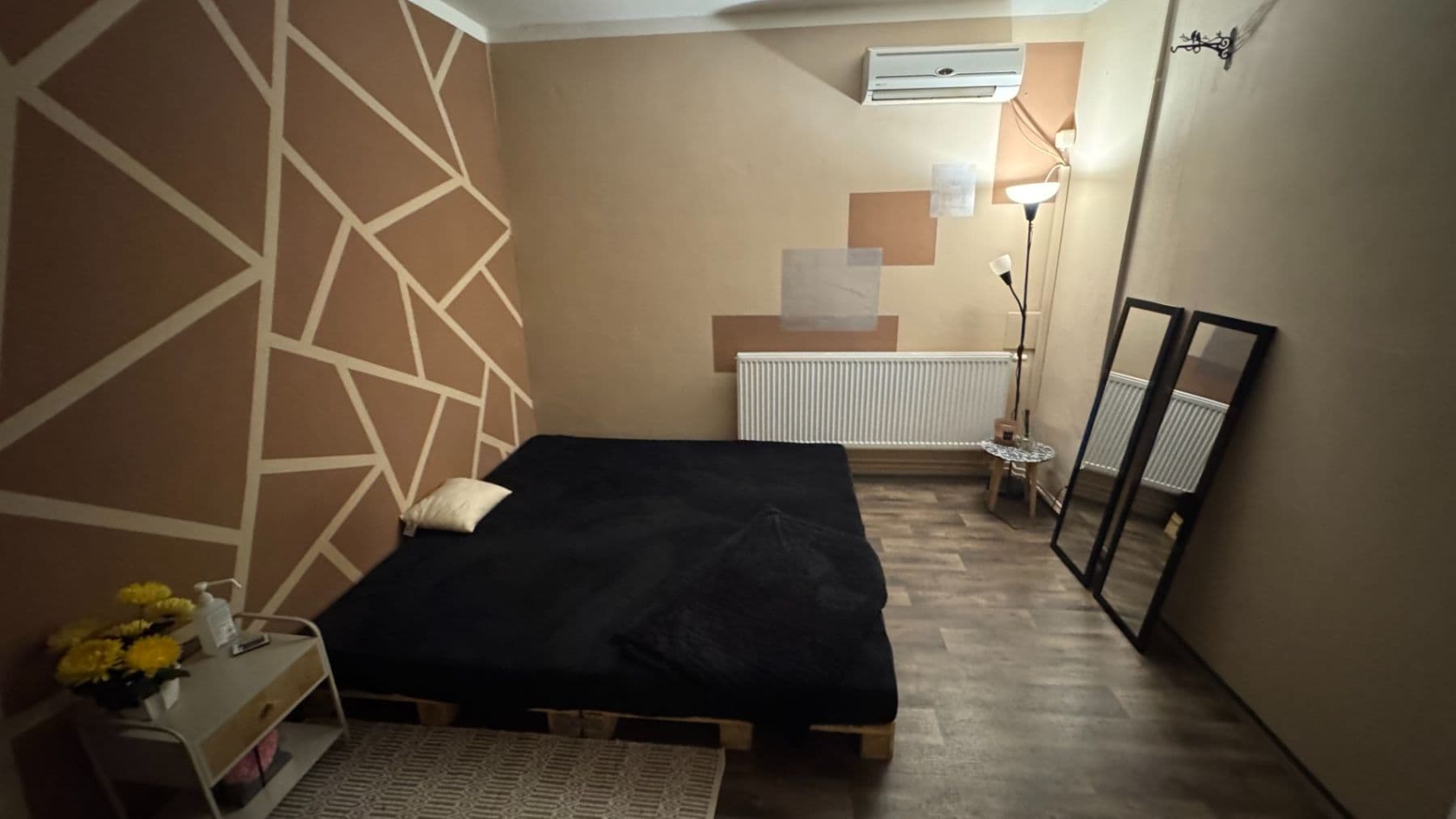 Prodej nebytového prostoru 200 m², Velehradská, Praha, Praha Prodej nebytového prostoru 200 m², Velehradská, Praha, Praha
