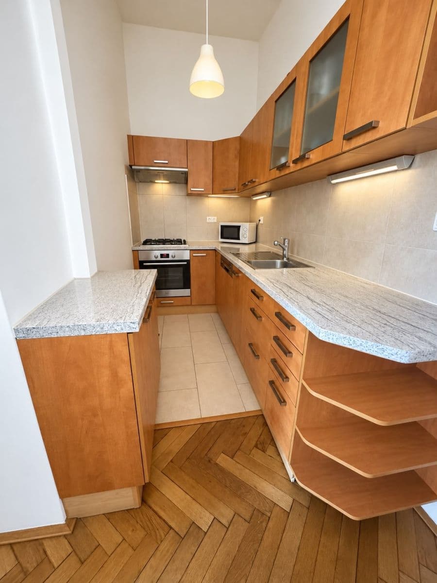 Pronájem bytu 3+1 85 m², Milešovská, Praha, Praha Pronájem bytu 3+1 85 m², Milešovská, Praha, Praha