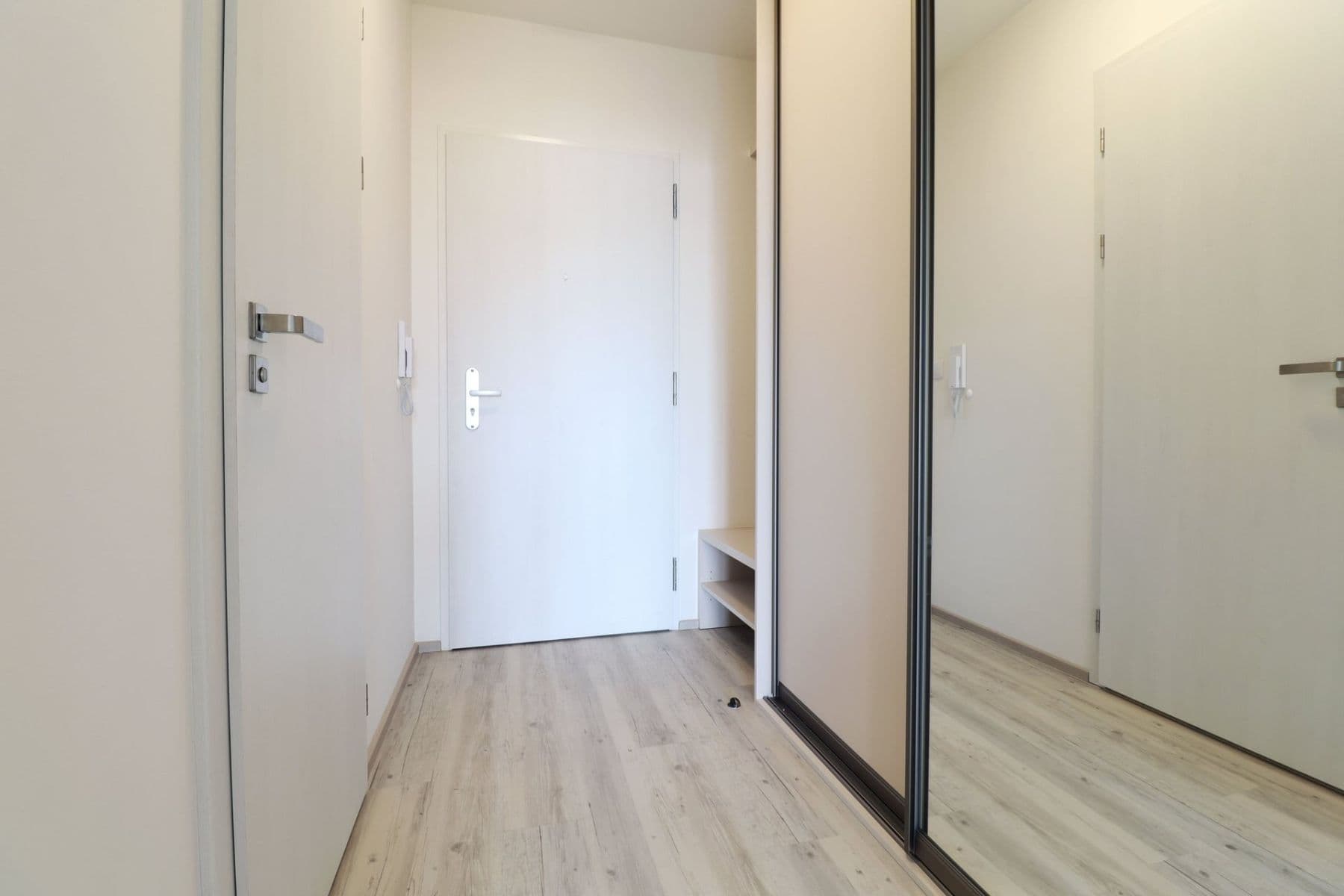 Pronájem bytu 1+kk 34 m², Výstavní, Praha, Praha Pronájem bytu 1+kk 34 m², Výstavní, Praha, Praha