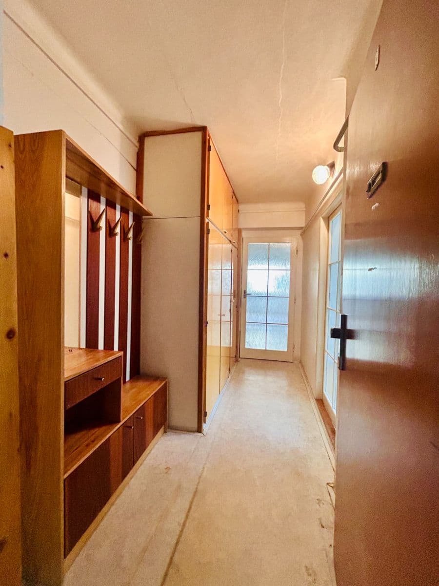 Prodej bytu 3+1 68 m², Souběžná, Třeboň, Jihočeský kraj Prodej bytu 3+1 68 m², Souběžná, Třeboň, Jihočeský kraj