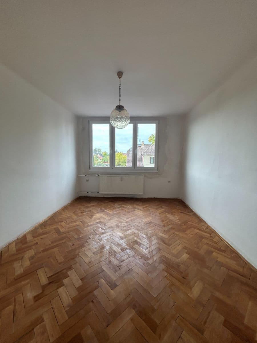 Prodej bytu 3+1 68 m², Souběžná, Třeboň, Jihočeský kraj Prodej bytu 3+1 68 m², Souběžná, Třeboň, Jihočeský kraj