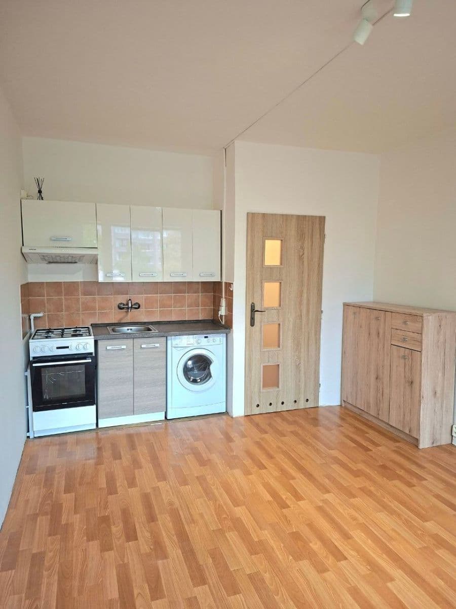 Pronájem bytu 1+kk 27 m², Počernická, Praha, Praha Pronájem bytu 1+kk 27 m², Počernická, Praha, Praha