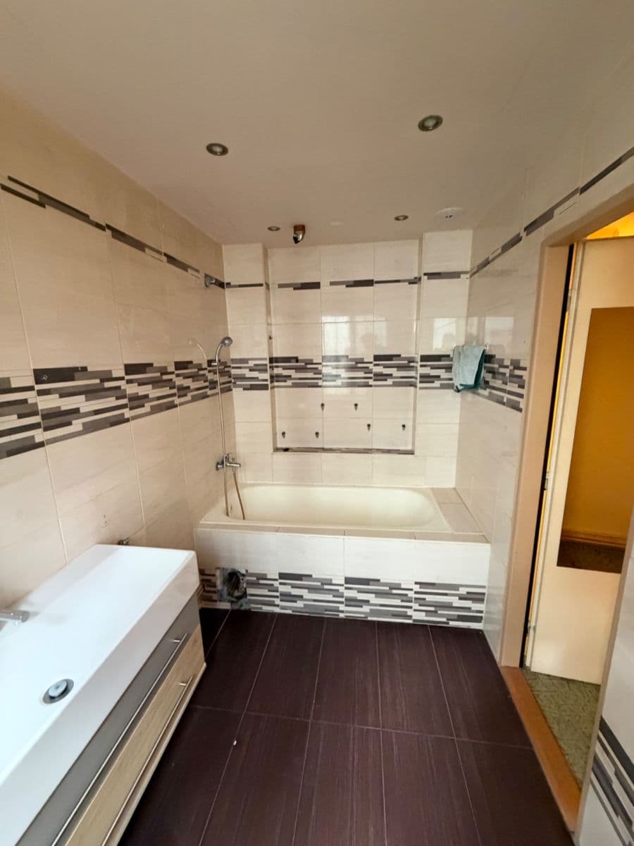 Prodej bytu 3+1 86 m², Mánesova, Praha, Praha Prodej bytu 3+1 86 m², Mánesova, Praha, Praha