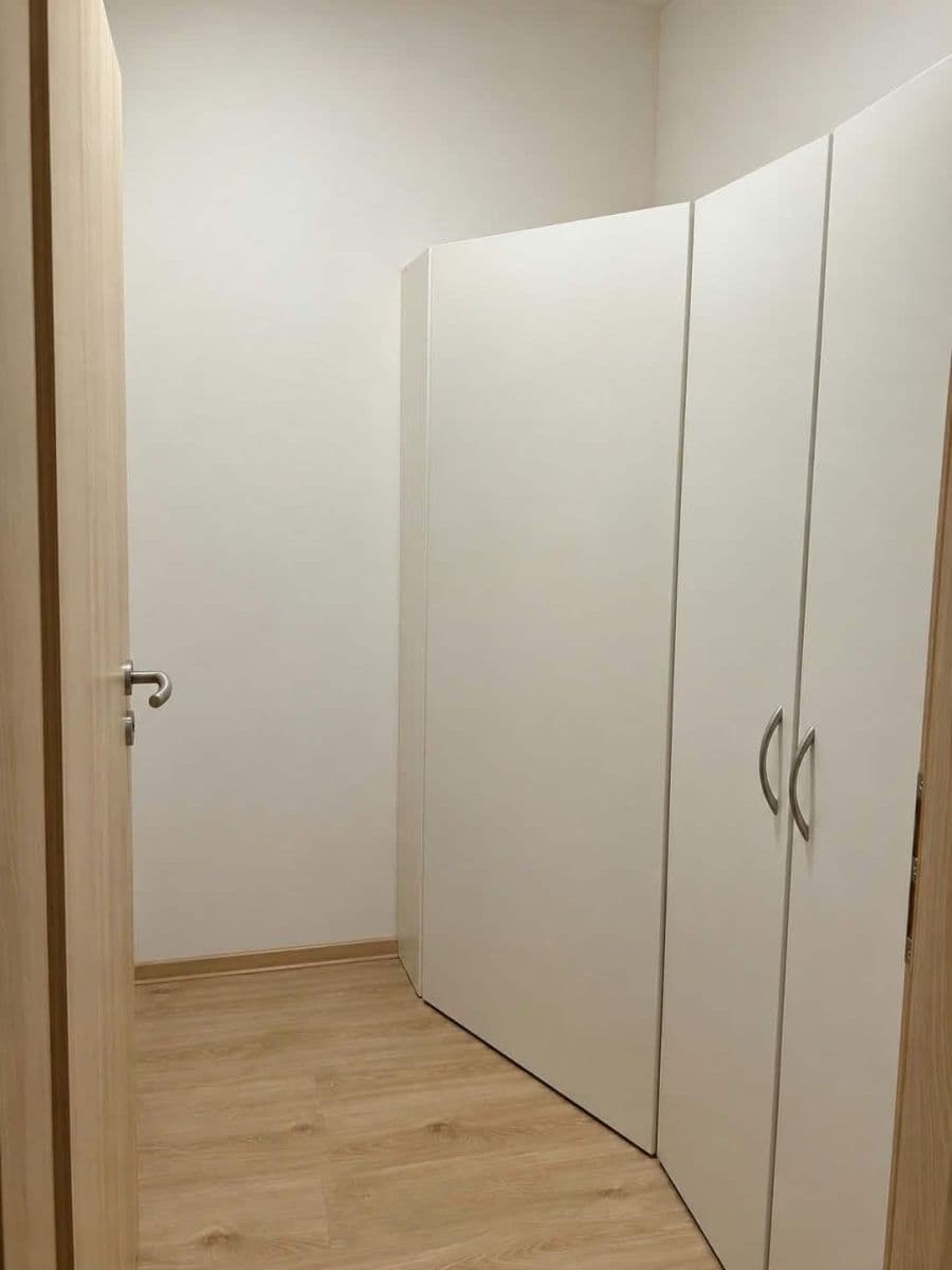 Pronájem bytu 1+kk 35 m², Janského, Olomouc, Olomoucký kraj Pronájem bytu 1+kk 35 m², Janského, Olomouc, Olomoucký kraj