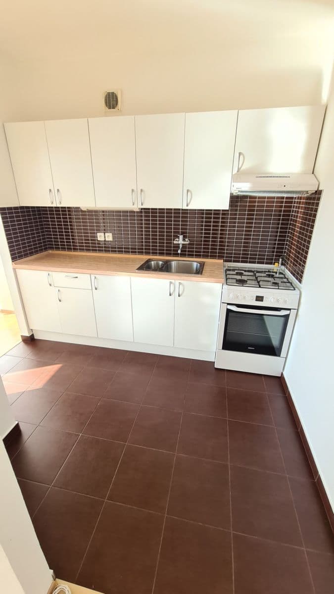 Pronájem bytu 3+1 70 m², Pod Pekařkou, Praha, Praha Pronájem bytu 3+1 70 m², Pod Pekařkou, Praha, Praha