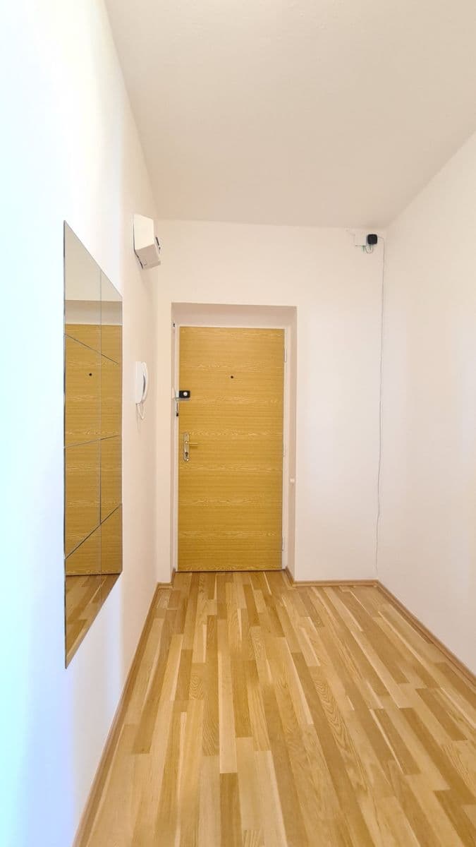 Pronájem bytu 3+1 70 m², Pod Pekařkou, Praha, Praha Pronájem bytu 3+1 70 m², Pod Pekařkou, Praha, Praha