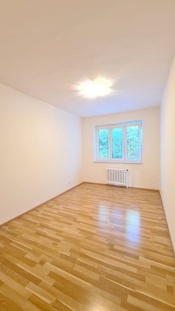 Pronájem bytu 3+1 70 m², Pod Pekařkou, Praha, Praha Pronájem bytu 3+1 70 m², Pod Pekařkou, Praha, Praha