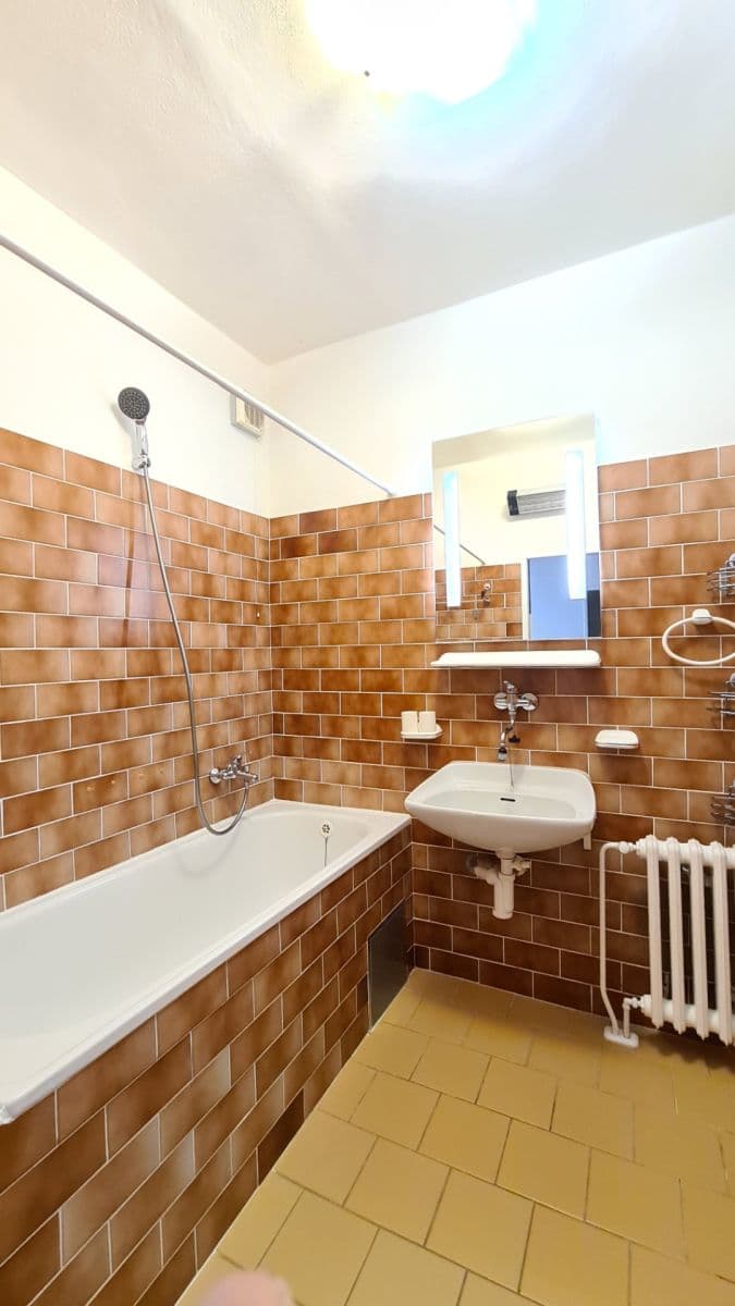 Pronájem bytu 3+1 70 m², Pod Pekařkou, Praha, Praha Pronájem bytu 3+1 70 m², Pod Pekařkou, Praha, Praha