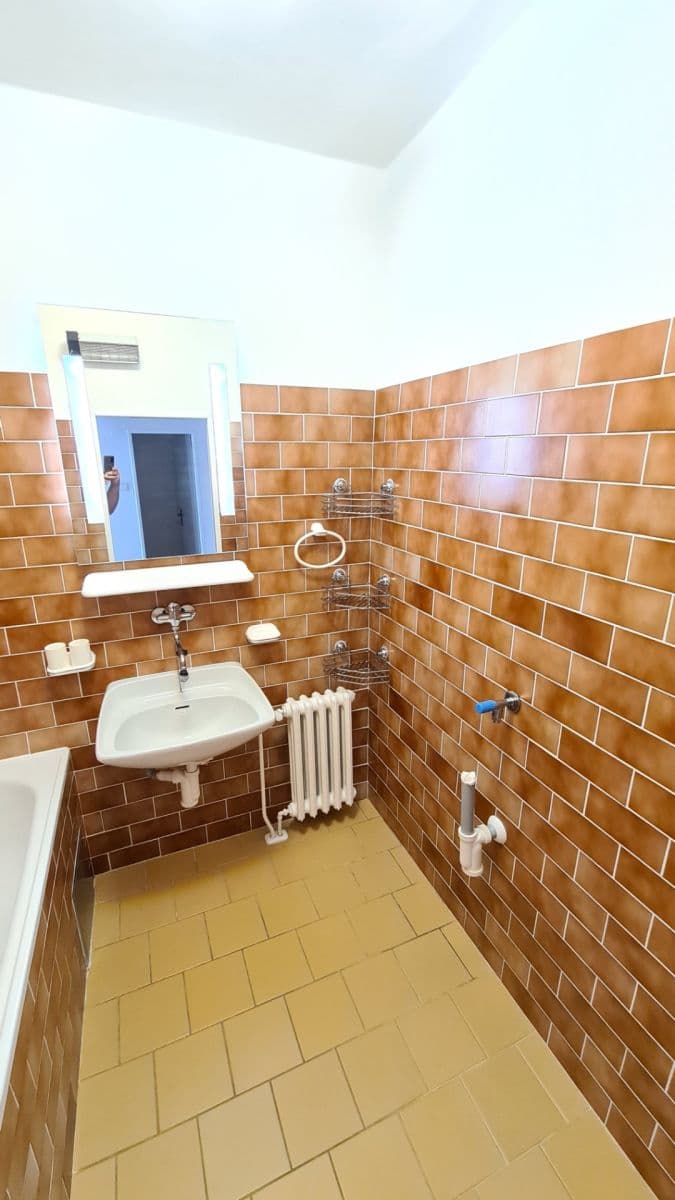 Pronájem bytu 3+1 70 m², Pod Pekařkou, Praha, Praha Pronájem bytu 3+1 70 m², Pod Pekařkou, Praha, Praha