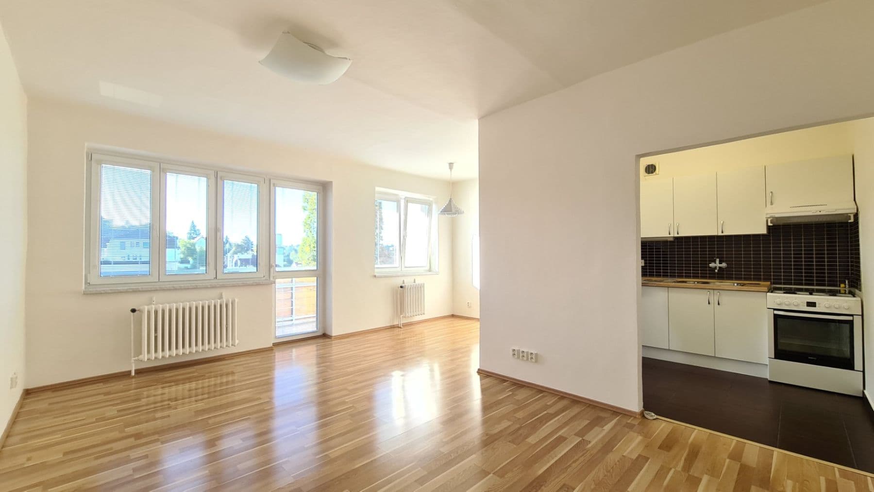 Pronájem bytu 3+1 70 m², Pod Pekařkou, Praha, Praha Pronájem bytu 3+1 70 m², Pod Pekařkou, Praha, Praha