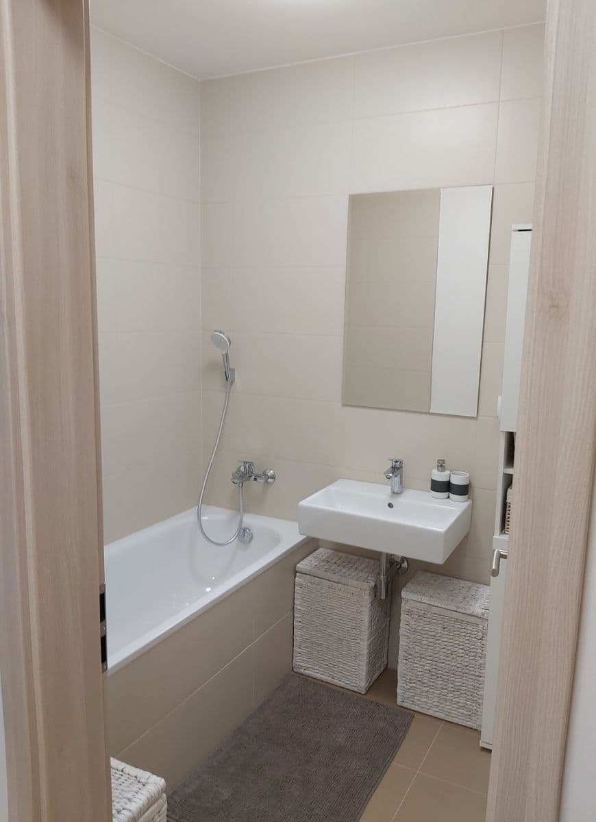 Prodej bytu 2+1 84 m², Tomislava P. Kolakoviča, Devínska Nová Ves, Bratislavský kraj Prodej bytu 2+1 84 m², Tomislava P. Kolakoviča, Devínska Nová Ves, Bratislavský kraj