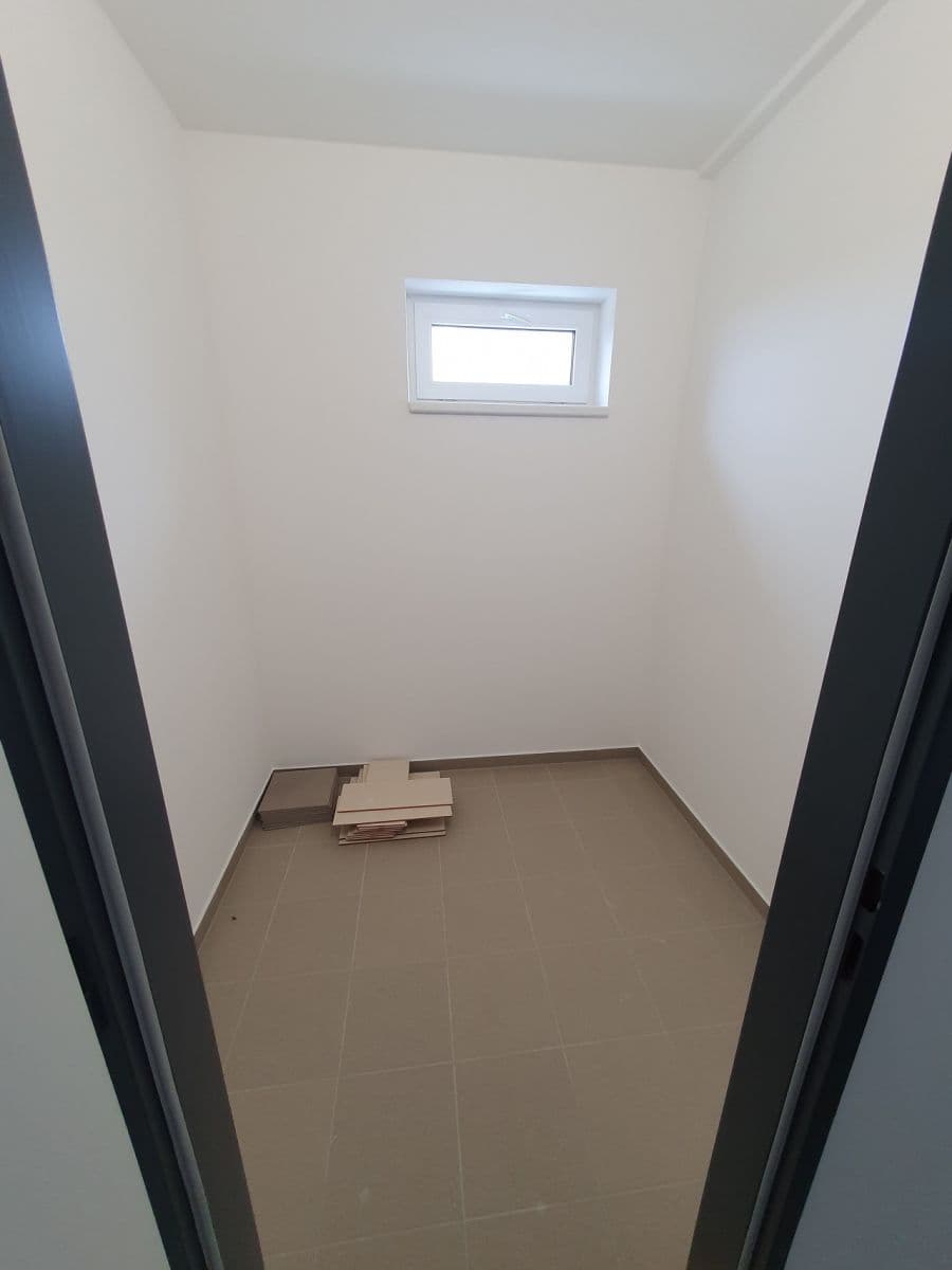Pronájem bytu 2+kk 59 m², U Parketárny, Unhošť, Středočeský kraj Pronájem bytu 2+kk 59 m², U Parketárny, Unhošť, Středočeský kraj