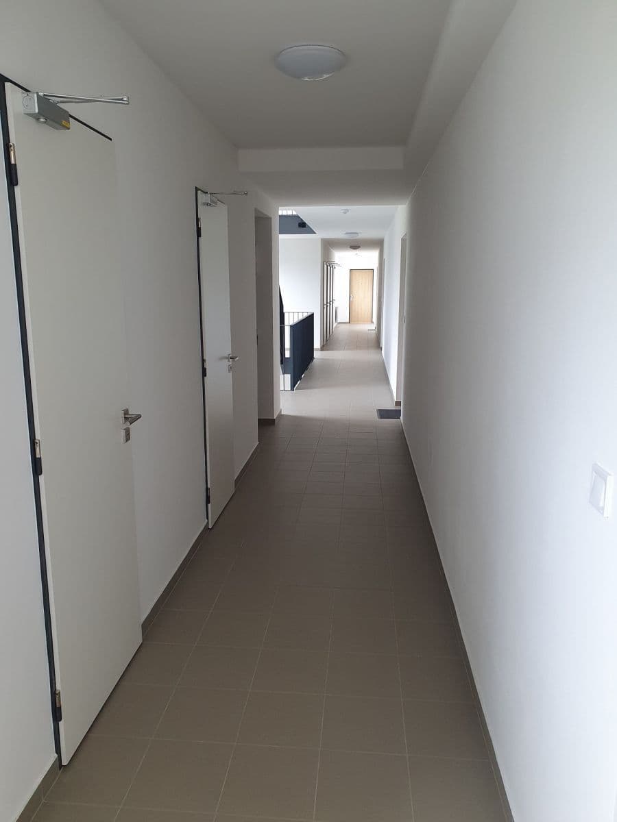 Pronájem bytu 2+kk 59 m², U Parketárny, Unhošť, Středočeský kraj Pronájem bytu 2+kk 59 m², U Parketárny, Unhošť, Středočeský kraj