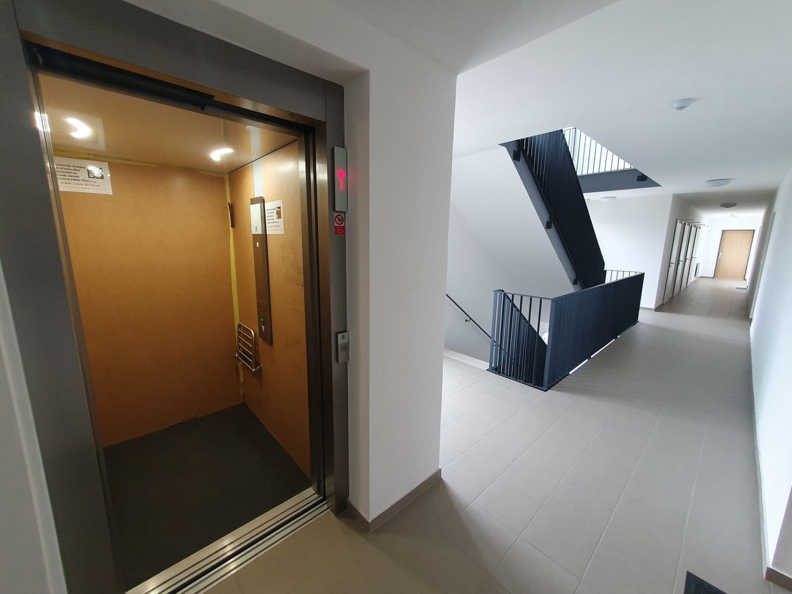 Pronájem bytu 2+kk 59 m², U Parketárny, Unhošť, Středočeský kraj Pronájem bytu 2+kk 59 m², U Parketárny, Unhošť, Středočeský kraj
