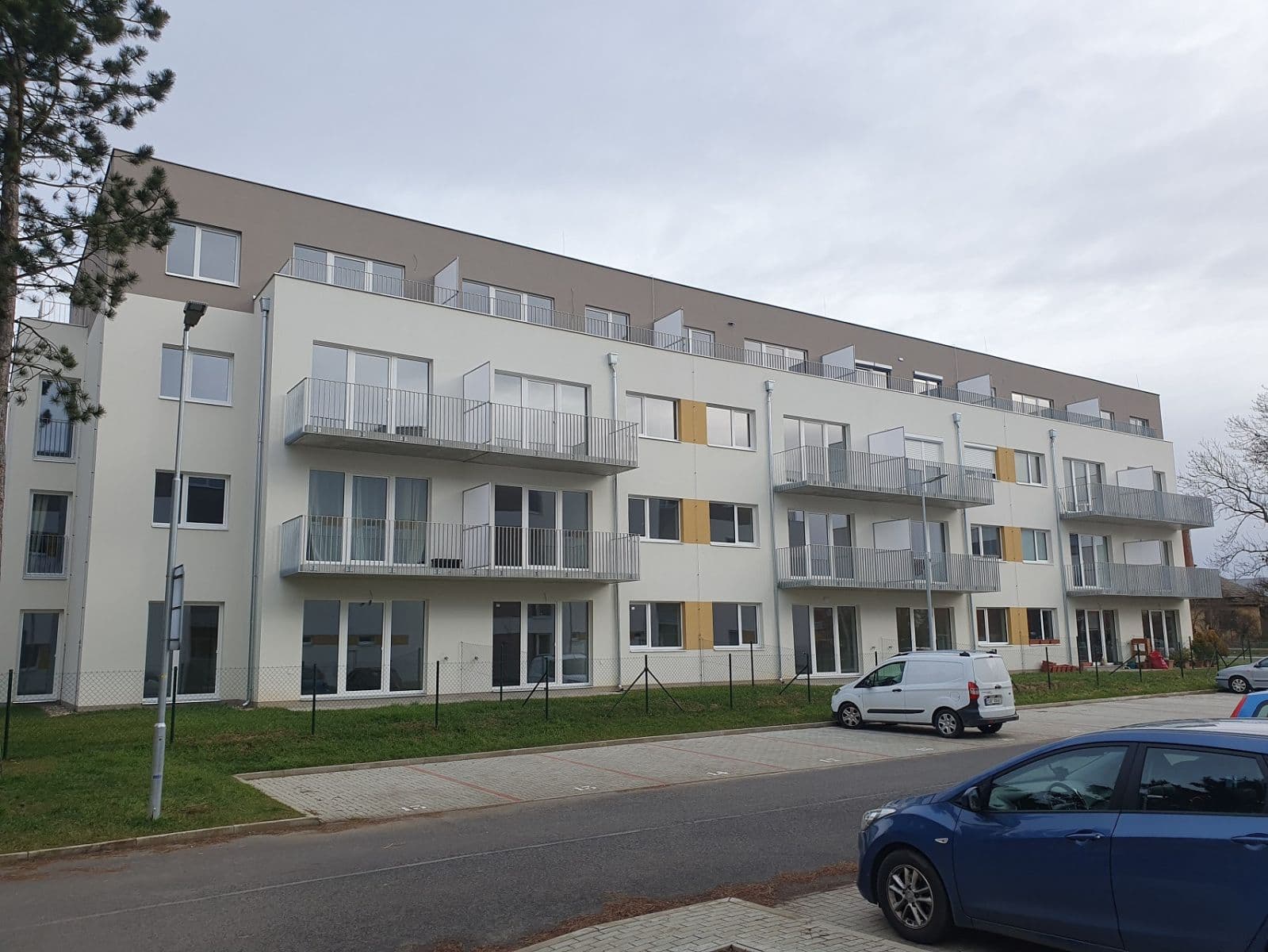 Pronájem bytu 2+kk 59 m², U Parketárny, Unhošť, Středočeský kraj Pronájem bytu 2+kk 59 m², U Parketárny, Unhošť, Středočeský kraj