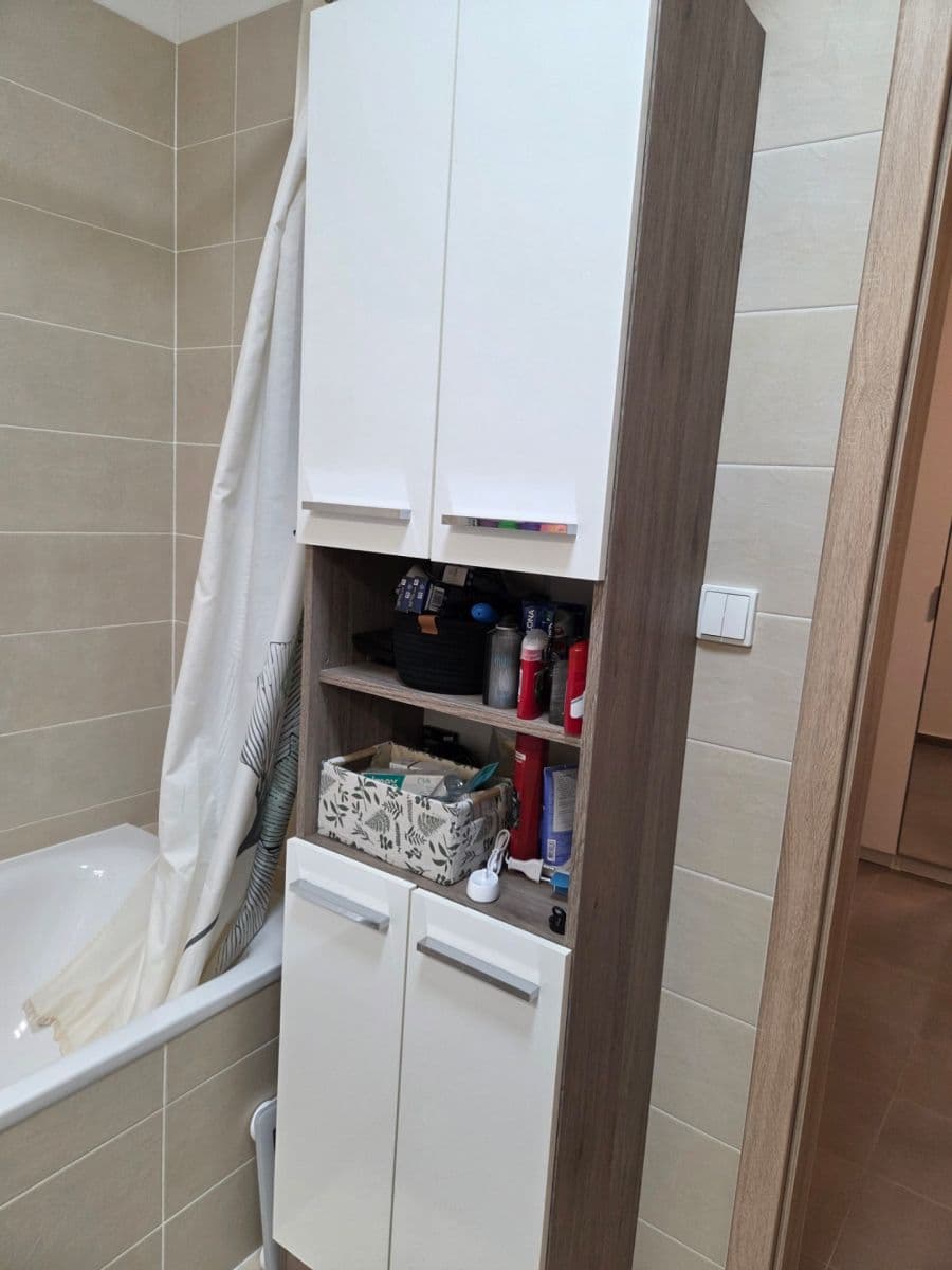 Pronájem bytu 2+kk 59 m², U Parketárny, Unhošť, Středočeský kraj Pronájem bytu 2+kk 59 m², U Parketárny, Unhošť, Středočeský kraj