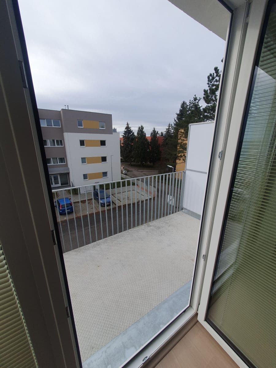 Pronájem bytu 2+kk 59 m², U Parketárny, Unhošť, Středočeský kraj Pronájem bytu 2+kk 59 m², U Parketárny, Unhošť, Středočeský kraj