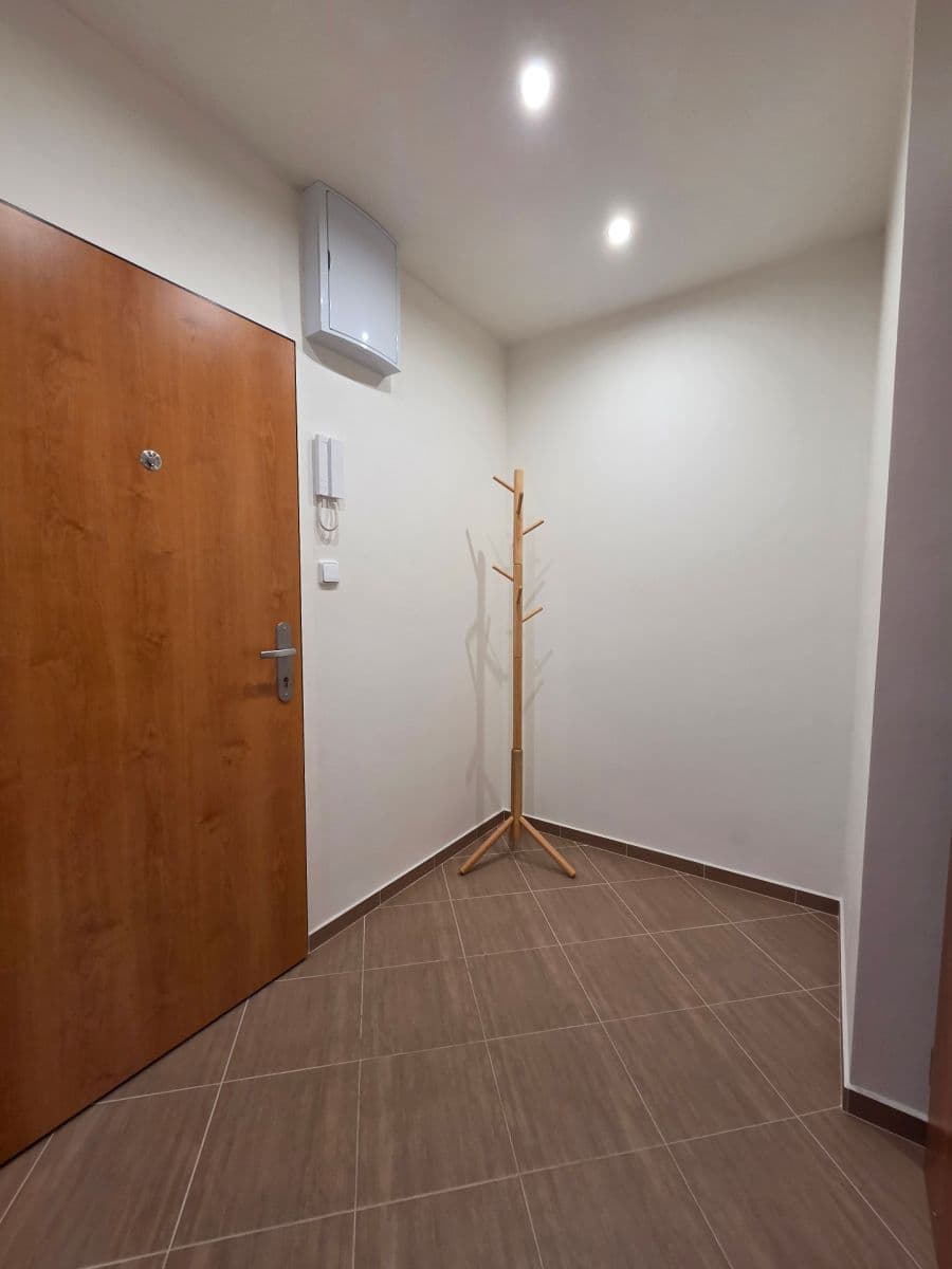 Pronájem bytu 1+1 29 m², Krynická, Praha, Praha Pronájem bytu 1+1 29 m², Krynická, Praha, Praha