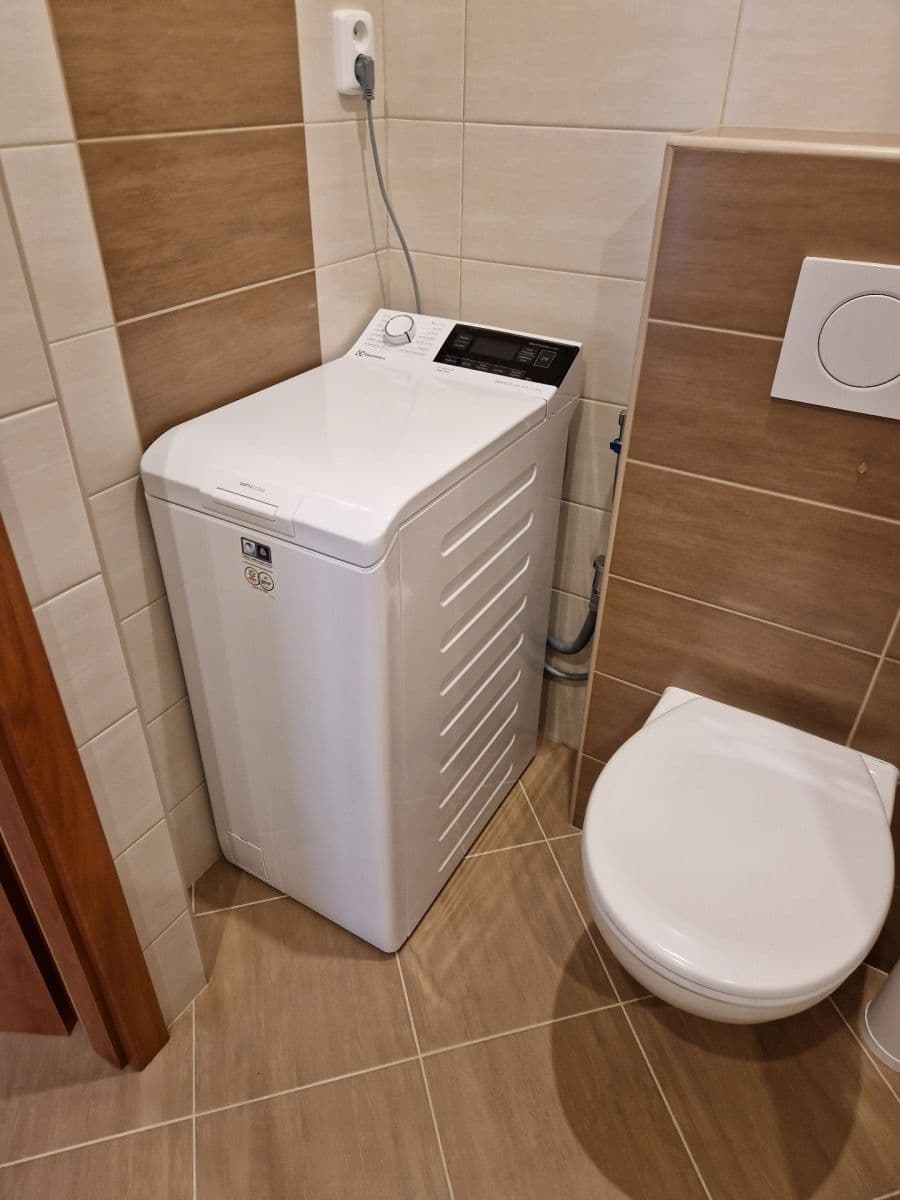 Pronájem bytu 1+1 29 m², Krynická, Praha, Praha Pronájem bytu 1+1 29 m², Krynická, Praha, Praha