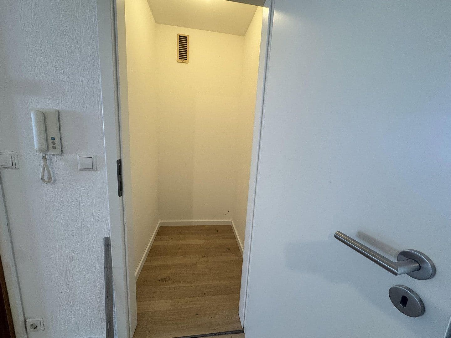 Pronájem bytu 2+1 67 m², Carl-Haag Str. 31, Villingen-Schwenningen, Bádensko-Württembersko Pronájem bytu 2+1 67 m², Carl-Haag Str. 31, Villingen-Schwenningen, Bádensko-Württembersko