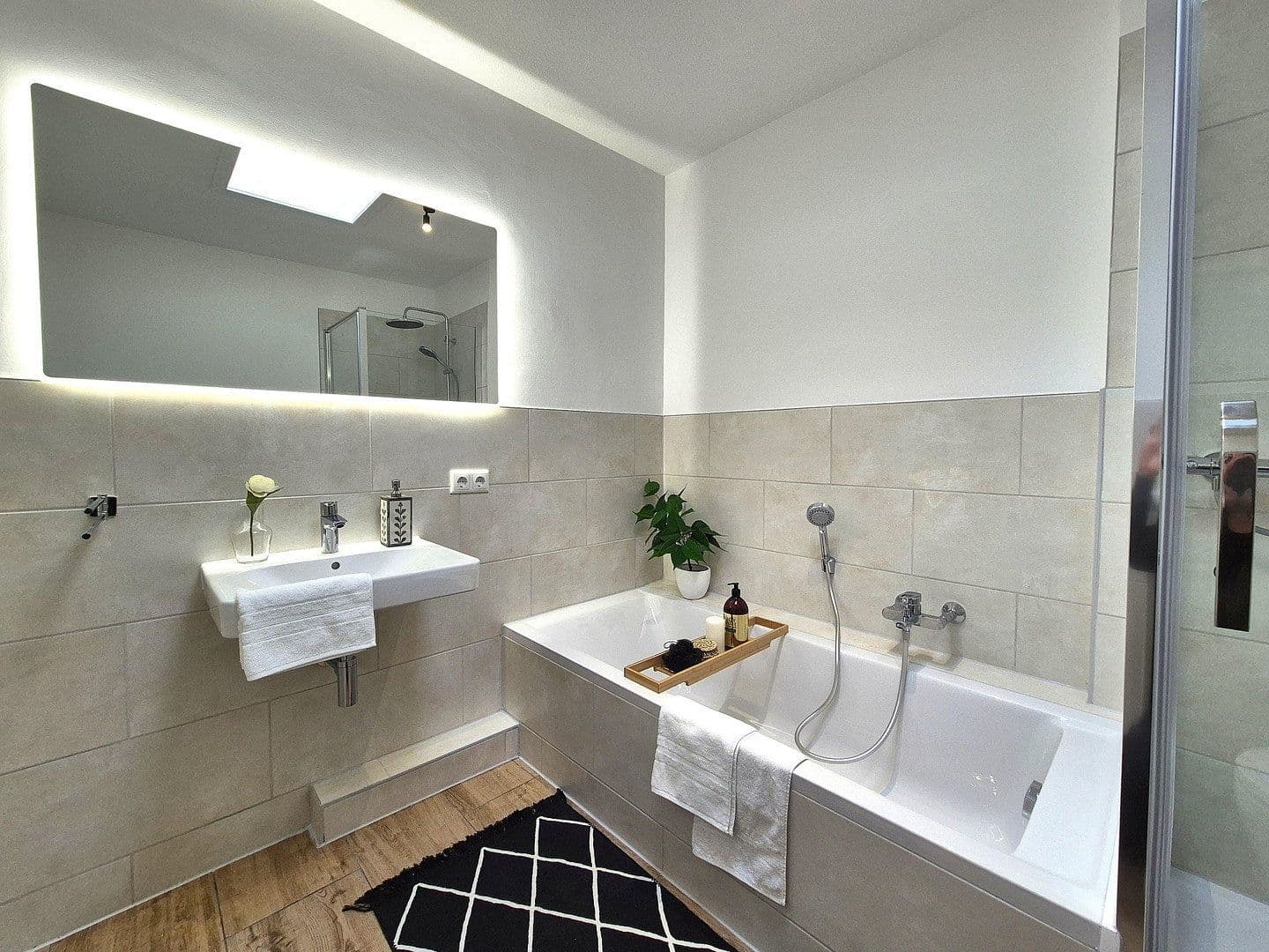 Prodej domu 114 m², pozemek 158 m², Angerburger Weg, Stade, Dolní Sasko Prodej domu 114 m², pozemek 158 m², Angerburger Weg, Stade, Dolní Sasko