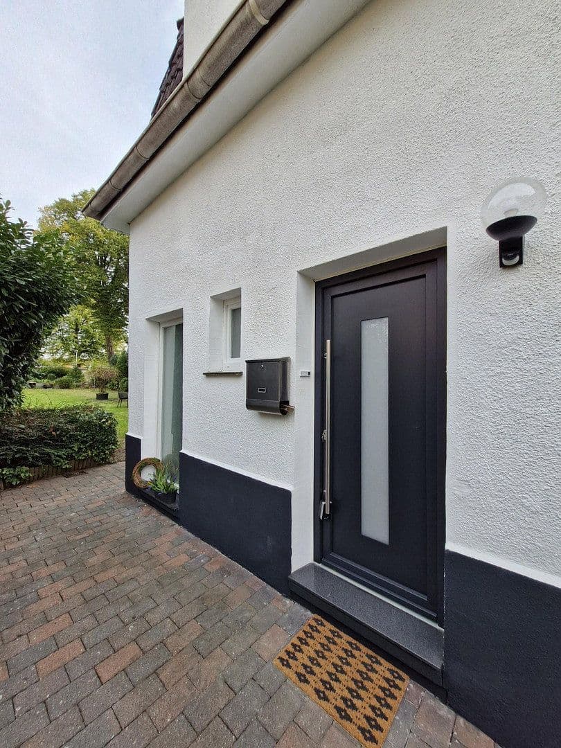 Prodej domu 107 m², pozemek 557 m², Kösters Busch 40, Essen, Severní Porýní-Vestfálsko Prodej domu 107 m², pozemek 557 m², Kösters Busch 40, Essen, Severní Porýní-Vestfálsko