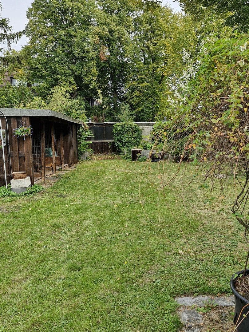 Prodej domu 107 m², pozemek 557 m², Kösters Busch 40, Essen, Severní Porýní-Vestfálsko Prodej domu 107 m², pozemek 557 m², Kösters Busch 40, Essen, Severní Porýní-Vestfálsko