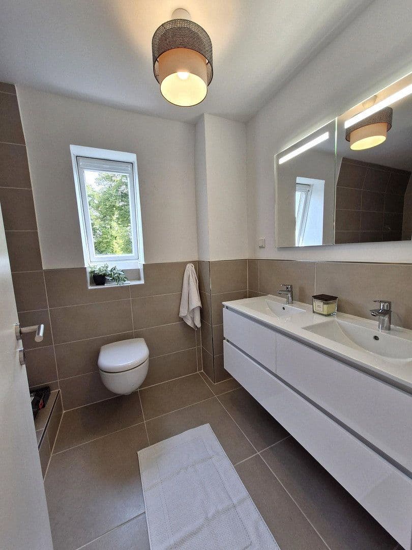 Prodej domu 107 m², pozemek 557 m², Kösters Busch 40, Essen, Severní Porýní-Vestfálsko Prodej domu 107 m², pozemek 557 m², Kösters Busch 40, Essen, Severní Porýní-Vestfálsko