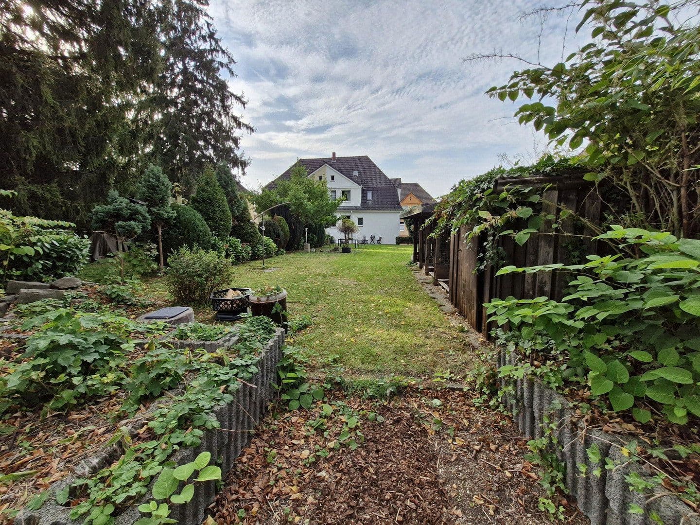 Prodej domu 107 m², pozemek 557 m², Kösters Busch 40, Essen, Severní Porýní-Vestfálsko Prodej domu 107 m², pozemek 557 m², Kösters Busch 40, Essen, Severní Porýní-Vestfálsko