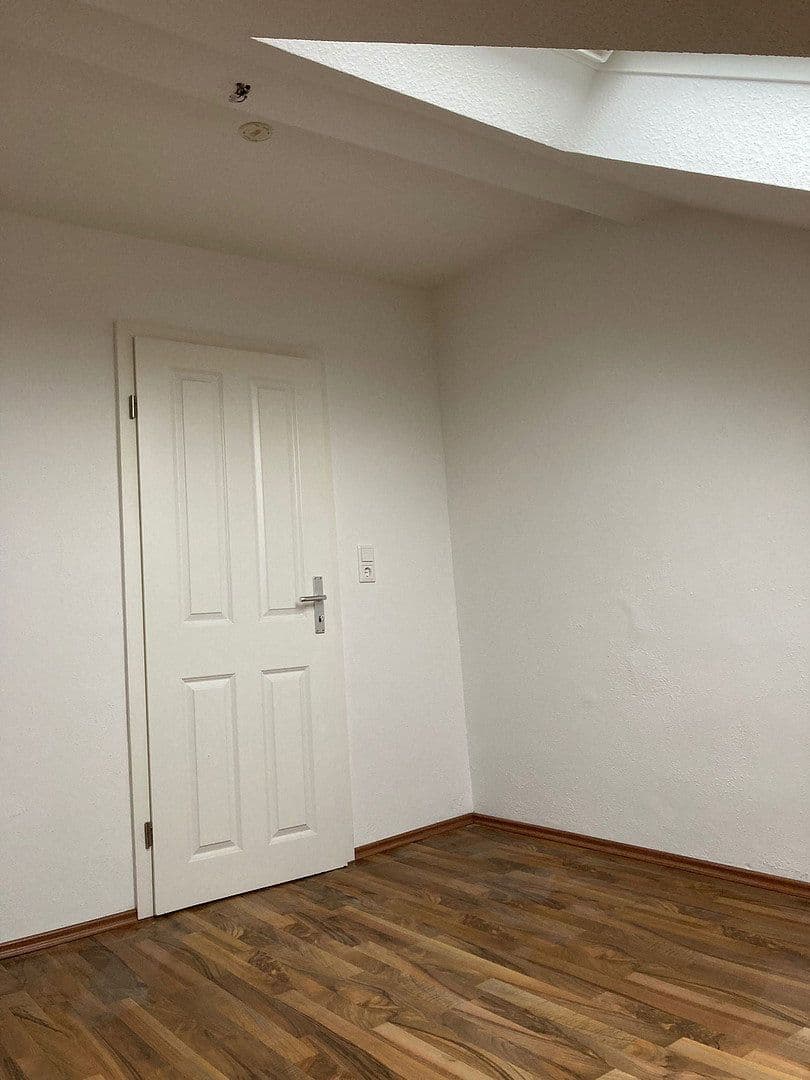 Pronájem bytu 3+1 55 m², Bismarckstraße 10, Offenbach am Main, Hessen Pronájem bytu 3+1 55 m², Bismarckstraße 10, Offenbach am Main, Hessen