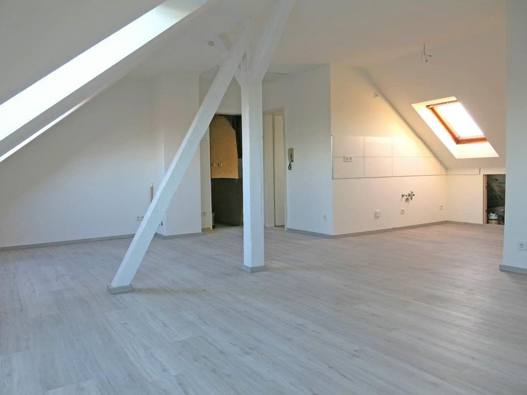Pronájem bytu 1+1 33 m², Litzenhardtstr. 108, Karlsruhe, Bádensko-Württembersko Pronájem bytu 1+1 33 m², Litzenhardtstr. 108, Karlsruhe, Bádensko-Württembersko