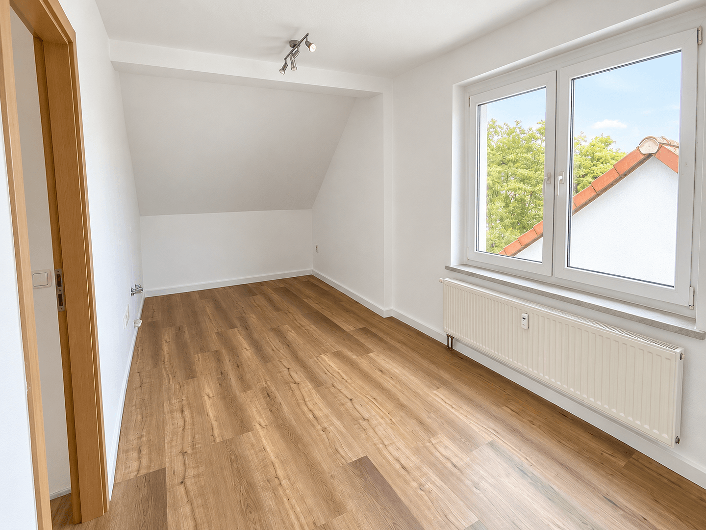 Pronájem bytu 3+kk 70 m², Langenbernsdorf, Sasko Pronájem bytu 3+kk 70 m², Langenbernsdorf, Sasko