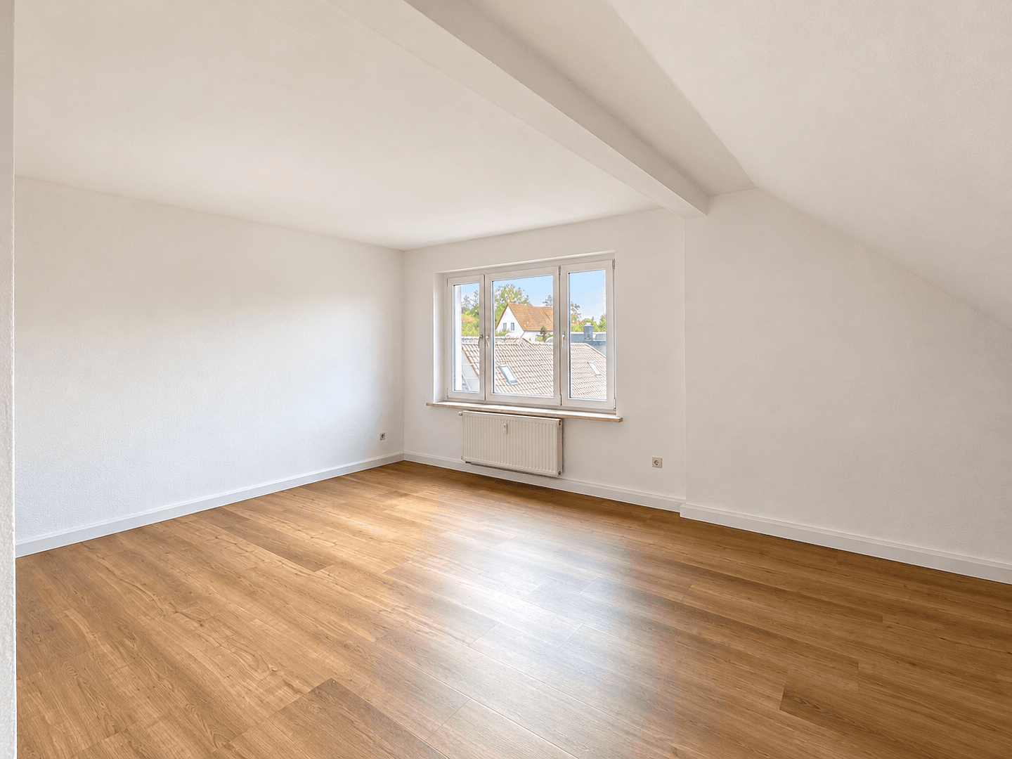 Pronájem bytu 3+kk 70 m², Langenbernsdorf, Sasko Pronájem bytu 3+kk 70 m², Langenbernsdorf, Sasko