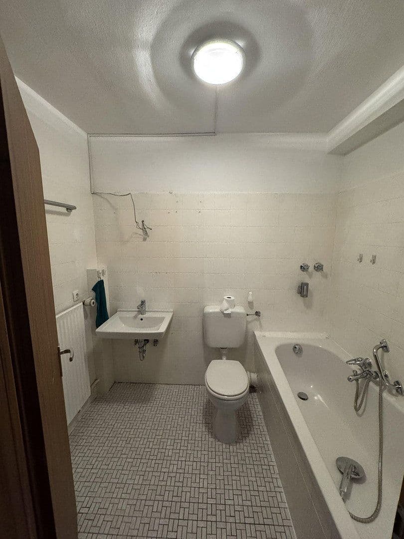 Pronájem bytu 2+1 61 m², Emmanuel-Geibel-Straße 18, Wiesbaden, Hessen Pronájem bytu 2+1 61 m², Emmanuel-Geibel-Straße 18, Wiesbaden, Hessen
