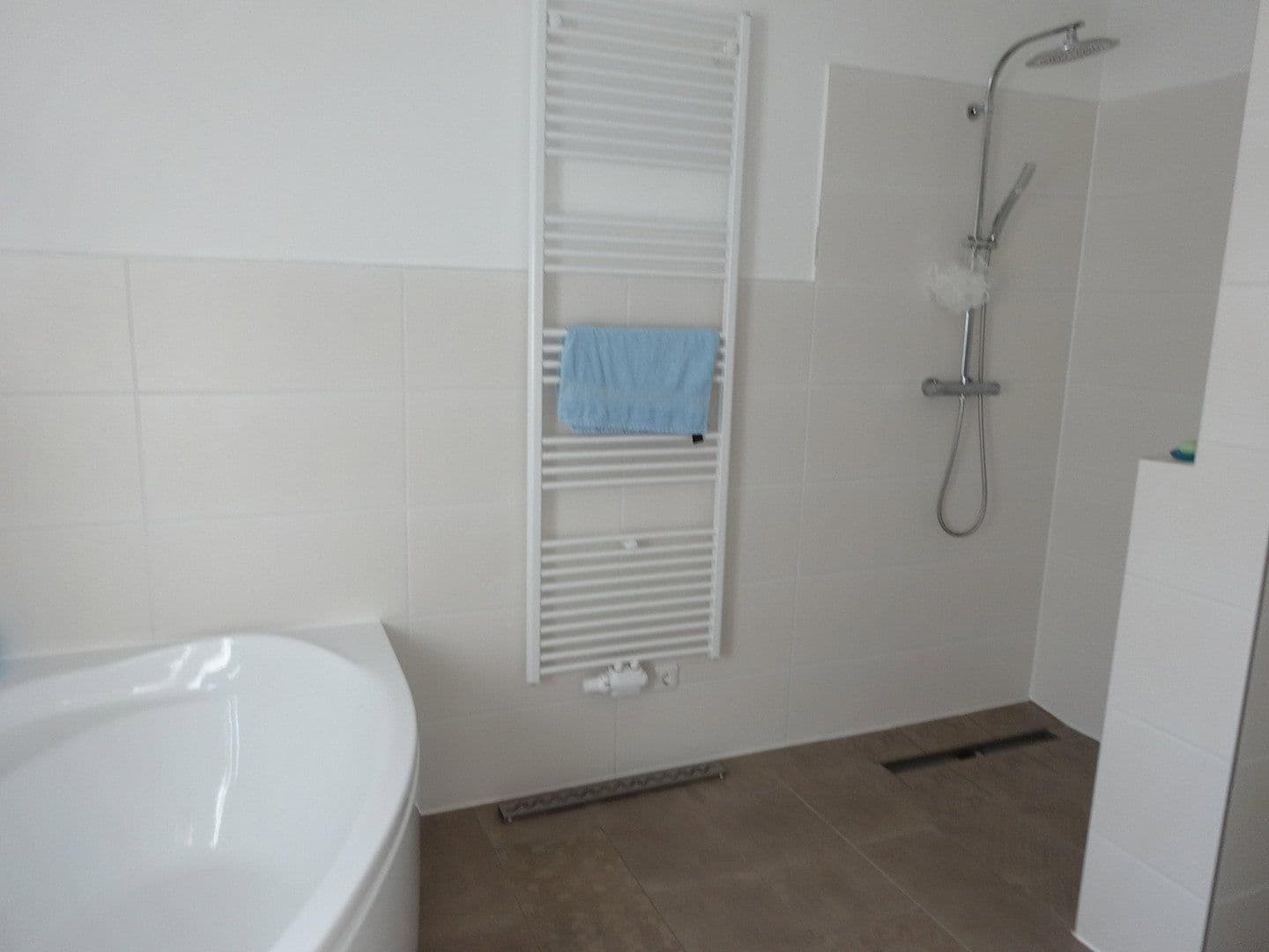 Prodej domu 105 m², pozemek 4.654 m², Steinhorst, Dolní Sasko Prodej domu 105 m², pozemek 4.654 m², Steinhorst, Dolní Sasko