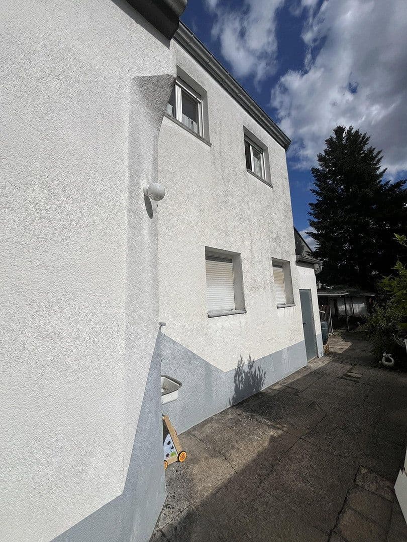 Prodej domu 132 m², pozemek 358 m², Karlsruhe, Bádensko-Württembersko Prodej domu 132 m², pozemek 358 m², Karlsruhe, Bádensko-Württembersko