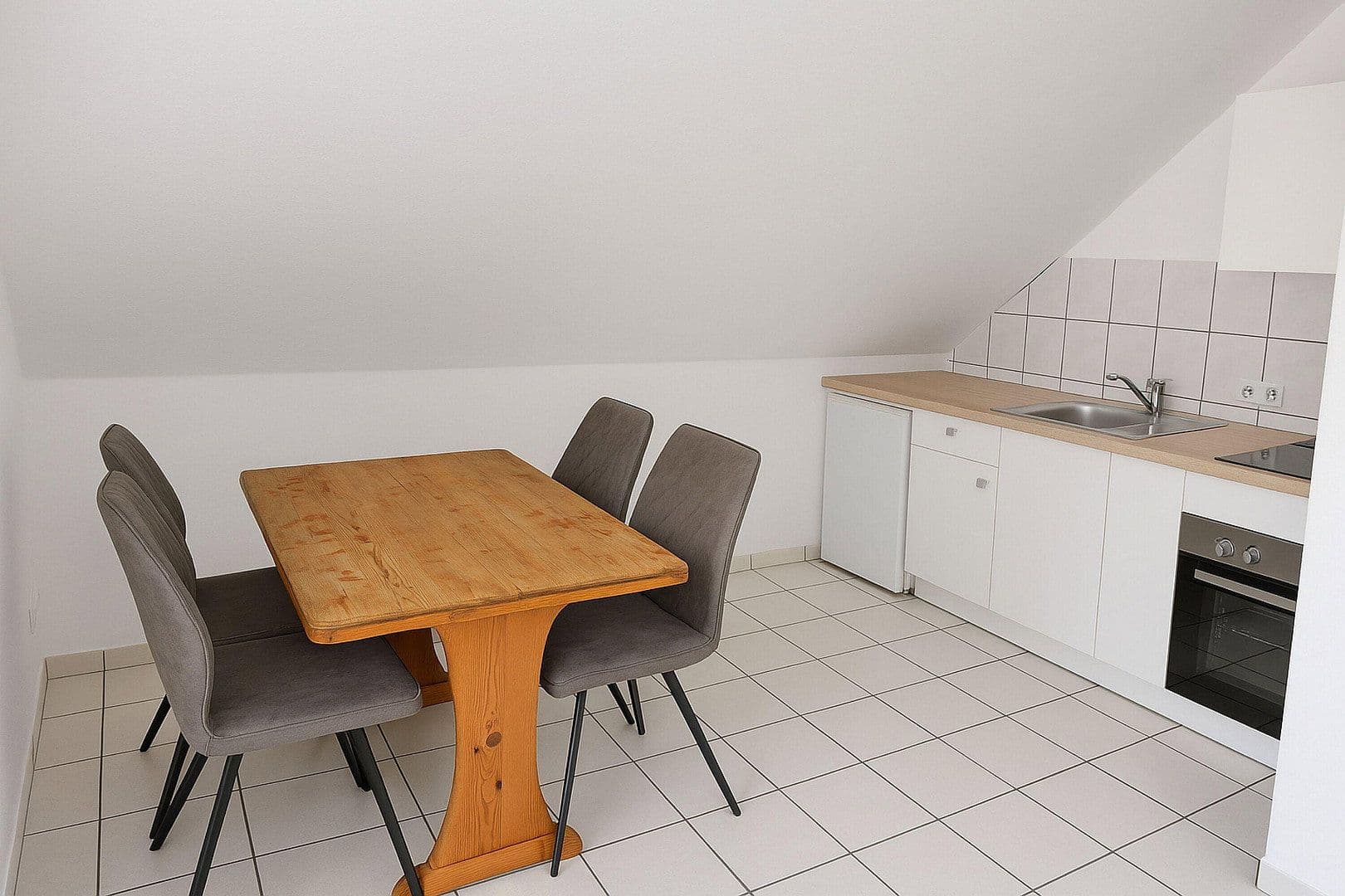 Pronájem bytu 3+1 100 m², Brundelstraße 20, Bochum, Severní Porýní-Vestfálsko Pronájem bytu 3+1 100 m², Brundelstraße 20, Bochum, Severní Porýní-Vestfálsko