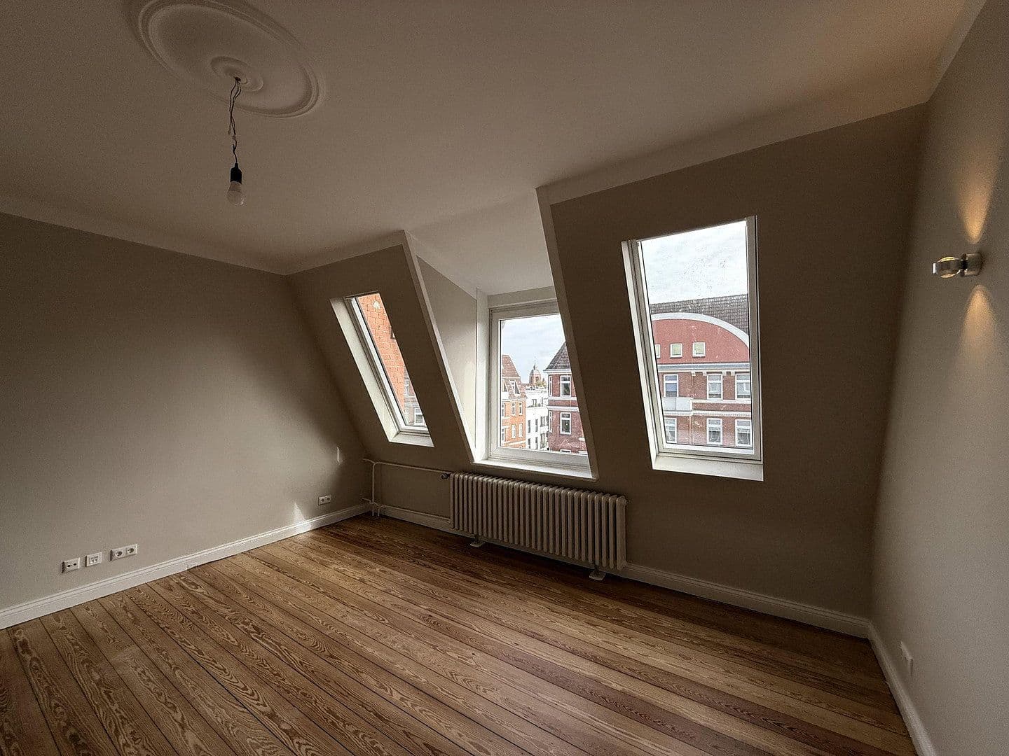 Pronájem bytu 3+1 80 m², Holtenauer Straße 319, Kiel, Šlesvicko-Holštýnsko Pronájem bytu 3+1 80 m², Holtenauer Straße 319, Kiel, Šlesvicko-Holštýnsko