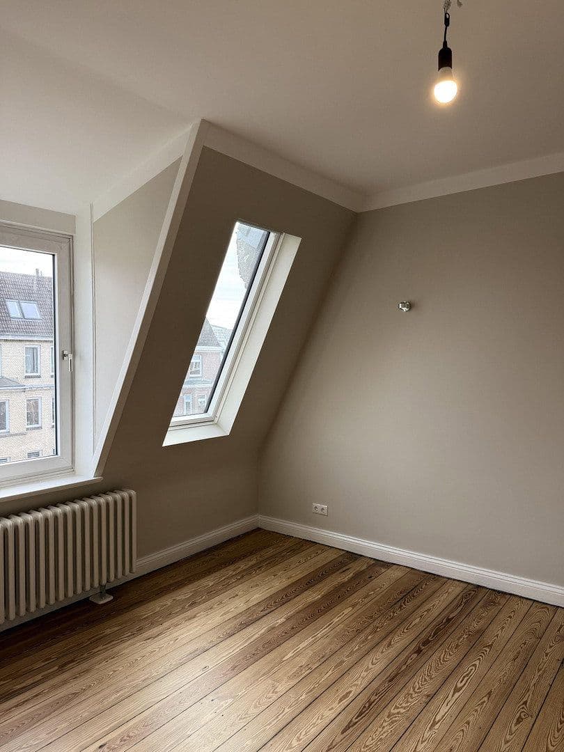 Pronájem bytu 3+1 80 m², Holtenauer Straße 319, Kiel, Šlesvicko-Holštýnsko Pronájem bytu 3+1 80 m², Holtenauer Straße 319, Kiel, Šlesvicko-Holštýnsko
