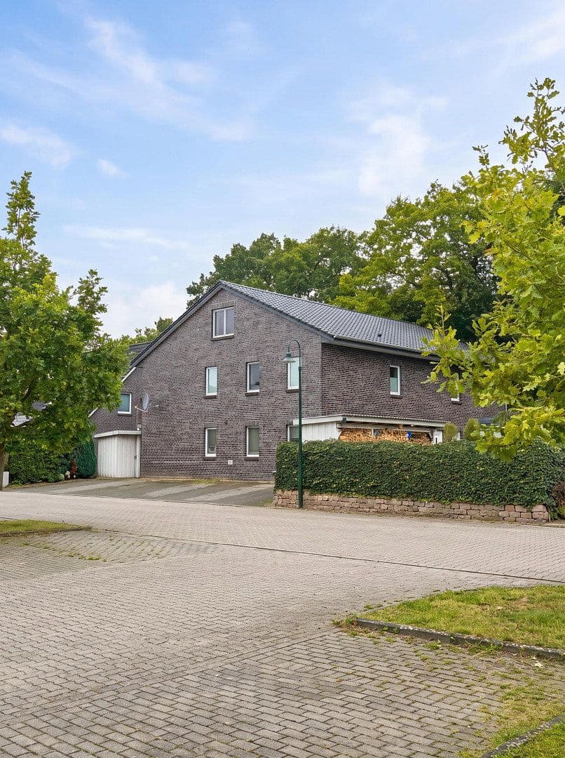 Prodej domu 300 m², pozemek 591 m², Osterrönfeld, Šlesvicko-Holštýnsko Prodej domu 300 m², pozemek 591 m², Osterrönfeld, Šlesvicko-Holštýnsko