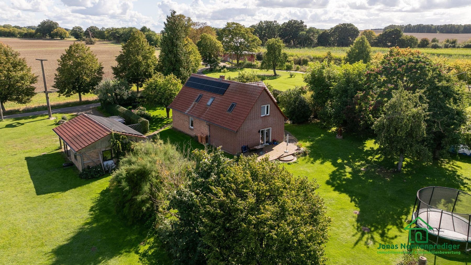 Prodej domu 185 m², pozemek 8.658 m², Bahnhofsweg 8, Alt Sührkow, Mecklenburg-Vorpommern Prodej domu 185 m², pozemek 8.658 m², Bahnhofsweg 8, Alt Sührkow, Mecklenburg-Vorpommern