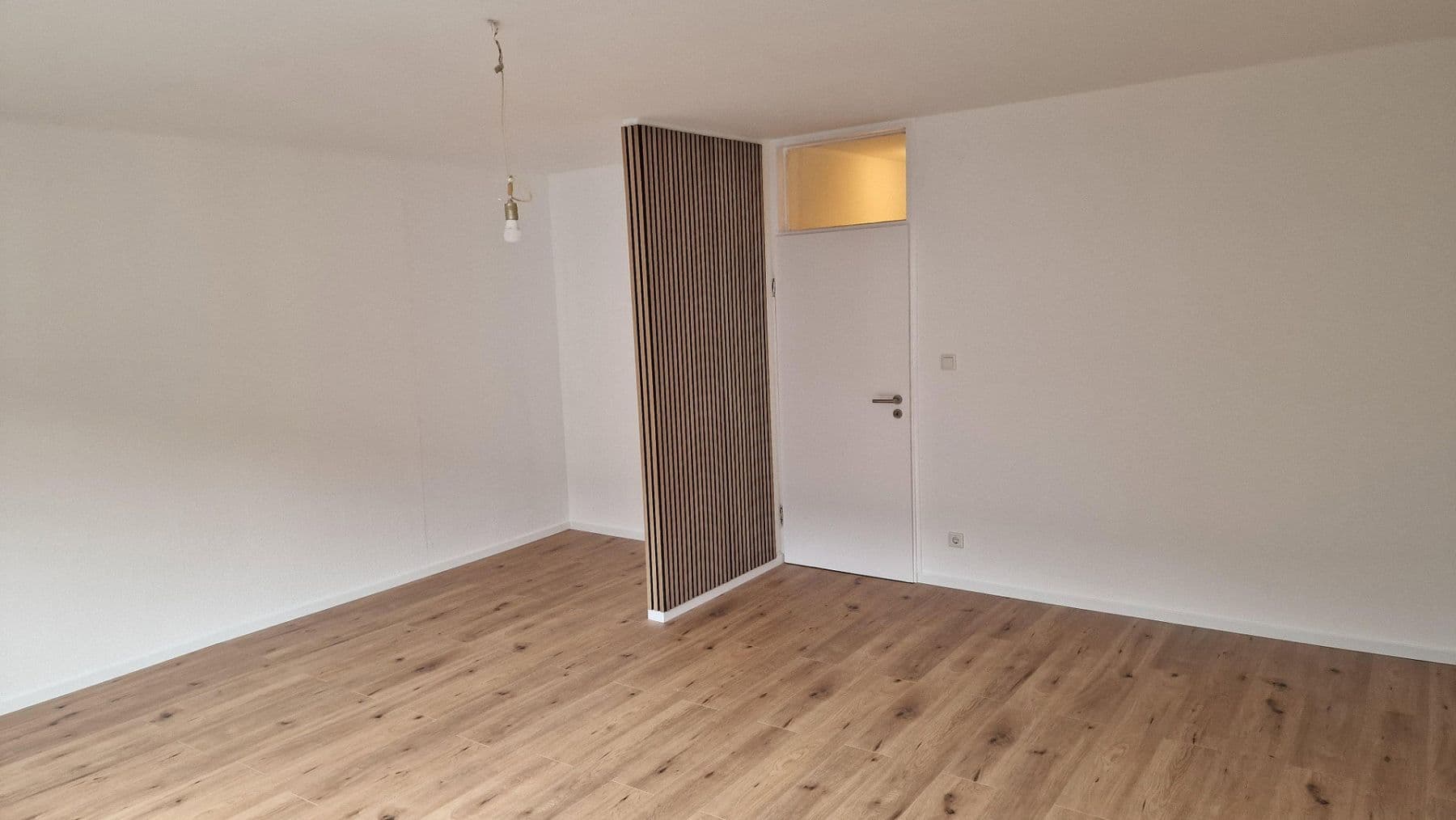 Pronájem bytu 1+1 40 m², Hohenstein 45, Wuppertal, Severní Porýní-Vestfálsko Pronájem bytu 1+1 40 m², Hohenstein 45, Wuppertal, Severní Porýní-Vestfálsko
