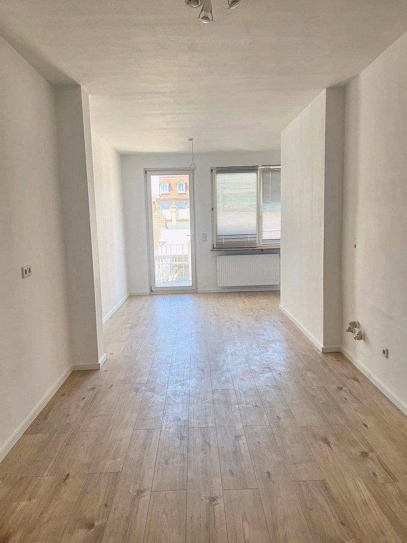 Pronájem bytu 3+1 120 m², F1/4, Mannheim, Bádensko-Württembersko Pronájem bytu 3+1 120 m², F1/4, Mannheim, Bádensko-Württembersko